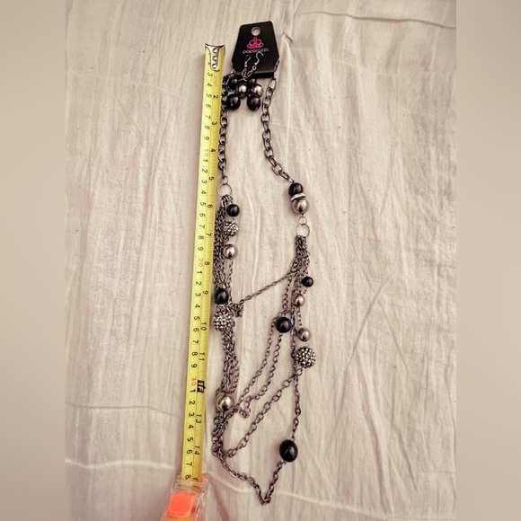 Paparazzi necklace with dangle earrings set - Picture 2 of 2